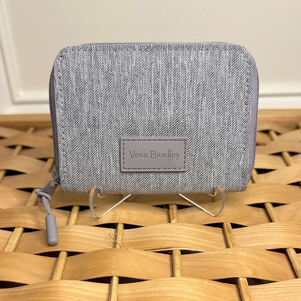 Vera Bradley Textured Gray zip Around Cardholder Pouch